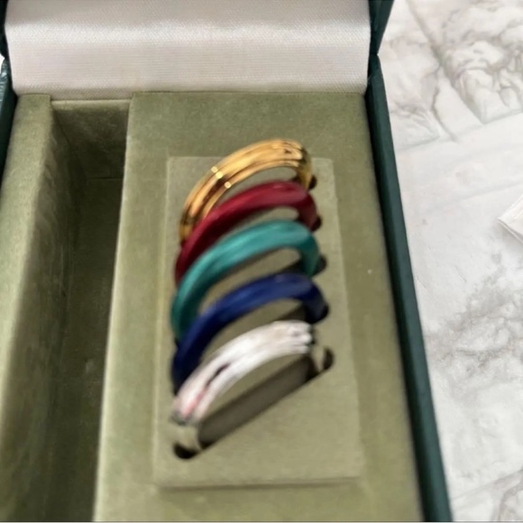 Gorgeous Gucci Bezel Watch Bracelet in 14K Gold plated - Picture 2 of 6